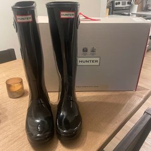 Brand New Women’s Black Hunter Rain Boots - Size 9